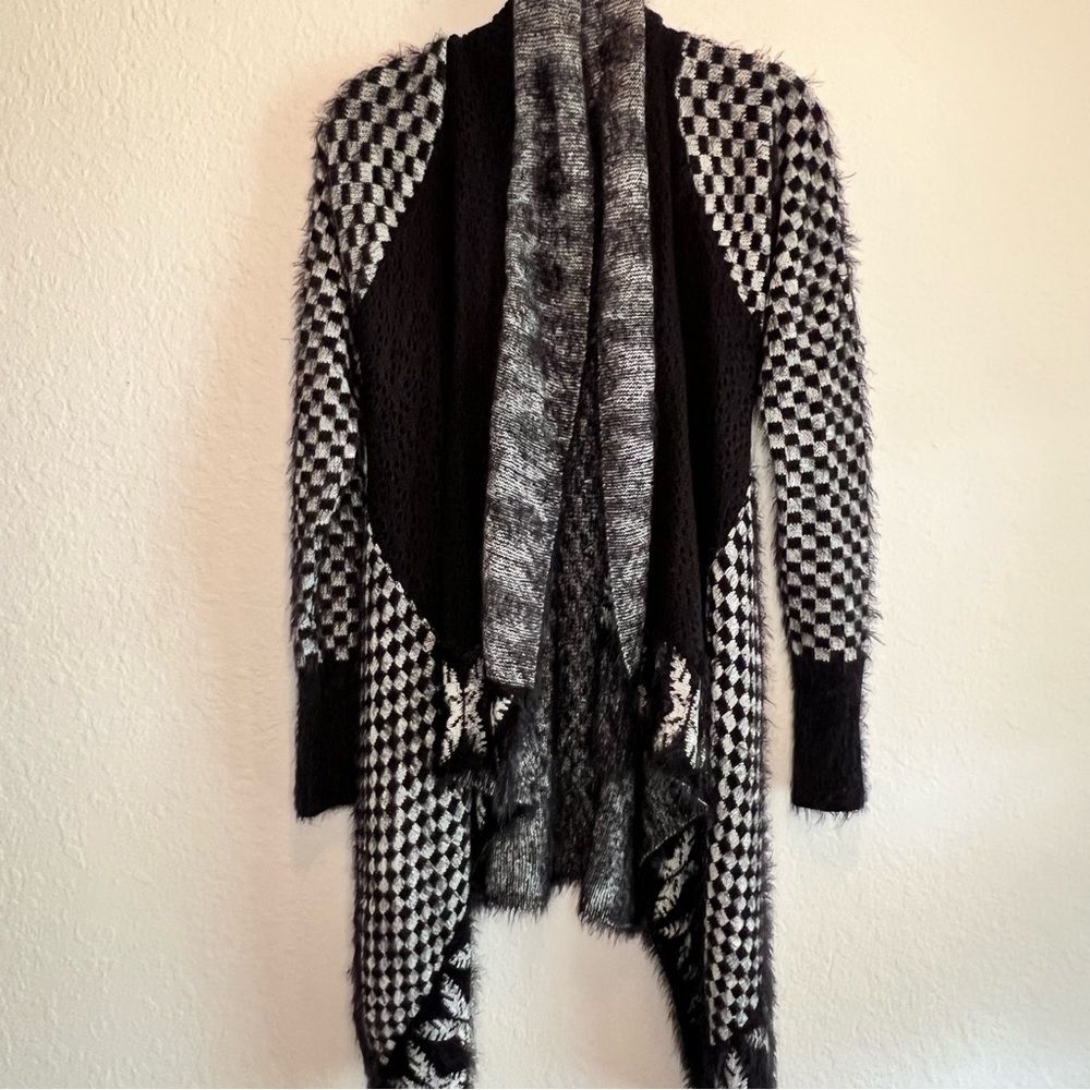 I Jeans by Buffalo checkerboard & crocheted cardigan sweater 🖤💗 medium